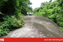 Khảo sát điểm check-in đá hình rùa trên núi Tô