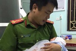 Hà Nội: Thêm một bé trai sơ sinh bị bỏ rơi trong chiếc làn nhựa