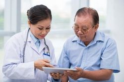 Tuân thủ điều trị tăng huyết áp giúp giảm nguy cơ tử vong ở người cao tuổi