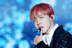 Những idol '2 mặt' bậc nhất Kpop, số 1 là J-Hope BTS