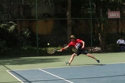 Những pha cứu nguy xuất thần của các 'lão tướng' quần vợt