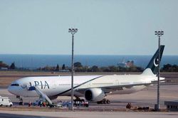 Pakistan cấm bay 262 phi công bằng cấp 'đáng ngờ'