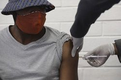 Vaccine COVID-19 cho các nước nghèo: Cần hơn 30 tỷ USD, mới chỉ nhận được 1/10
