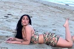 Con gái 9x của Madonna siêu quyến rũ căng đầy sức sống