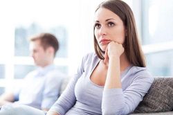 Muốn ly hôn chồng thô lỗ, cộc cằn nhưng bế tắc