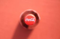 Coca Cola tạm dừng quảng cáo, 56 tỷ USD của Facebook 'bốc hơi'!