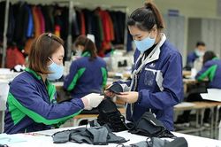 Chưa hợp lý quy định tạm dừng đóng vào quỹ hưu trí, tử tuất với doanh nghiệp dệt may