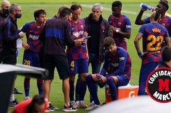 Barca loạn, HLV Setien bị cầu thủ tổng sỉ vả