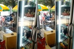 Ly hôn vợ, sự nghiệp xuống dốc, Hoài Lâm bưng bê ở quán café?