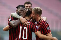 Hạ AS Roma, AC Milan tiếp tục nuôi hy vọng tham dự cúp châu Âu