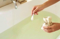 Không cần tốn trăm triệu mua đồ bổ, chỉ dùng thêm thứ này khi tắm, bệnh tật phải tránh xa