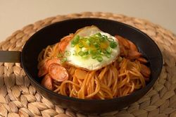 Phiên bản mì spaghetti xúc xích đơn giản mà ngon