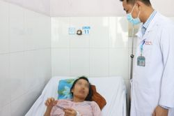 Người phụ nữ có hai khối u nghi ung thư hiếm gặp