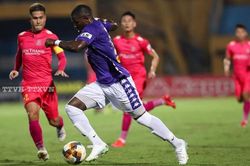 Hà Nội 0-1 Sài Gòn: Văn Quyết đá hỏng 11m, Hà Nội phơi áo trên sân nhà