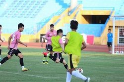 19h15 hôm nay: Trận đấu khó khăn với CLB Hà Nội