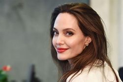 'Nhật ký những chuyến đi' của Angelina Jolie