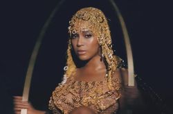 Giữa ồn ào #Blacklivesmatter, Beyoncé tung thính nóng hổi chắc chắn sẽ khuấy đảo kỳ bầu cử 2020