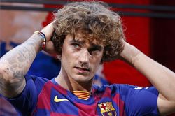 Anh của Griezmann khóc khi thấy em bị hắt hủi tại Barca