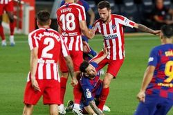 Barcelona phải đập đi xây lại, nhưng vấn đề lớn nhất là... tiền đâu