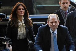 Các nạn nhân của ông trùm giải trí H.Weinstein được bồi thường gần 20 triệu USD