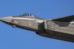Dự đoán 'cái kết buồn' khi tiêm kích F-22 Mỹ chạm trán J-20 Trung Quốc