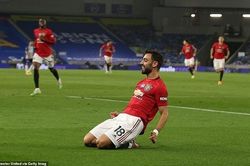 'Quỷ đỏ' rượt đuổi Chelsea, Barca hụt hơi