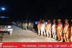 Cháy rừng đe dọa đường dây, Điện lực Hương Sơn chủ động phòng ngừa sự cố