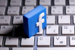 Facebook xóa hàng trăm tài khoản liên quan nhóm chống chính phủ