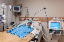Ấn Độ ghi nhận số ca tử vong do COVID-19 trong ngày cao nhất