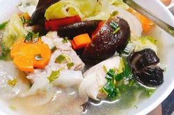 Canh sườn non nấu bắp cải lạ miệng, thơm ngon độc đáo