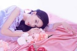 Lynk Lee phán pháo lại thông tin khi đăng ảnh hợp tác cùng với K-ICM: 'Nghĩ nhiều chắc tự tử quá'
