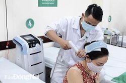 Điều trị viêm điểm bám gân lồi bằng máy sóng xung kích