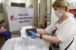 Người Nga đi bỏ phiếu về khả năng cho Putin tại nhiệm đến 2036