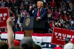 Bầu cử Mỹ: Ông Donald Trump lại dùng chiến thuật cũ?