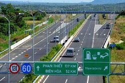 Giảm 8,2% lượng phương tiện lưu thông qua các tuyến cao tốc trong 6 tháng đầu năm