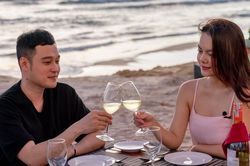 Phạm Quỳnh Anh bị bắt gặp đi du lịch cùng Quang Vinh