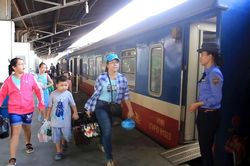 Đường sắt giảm giá vé, tăng tàu chạy dịp hè để kích cầu hậu COVID-19