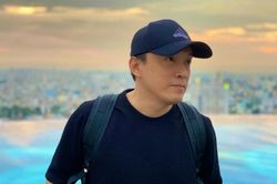 'Hack tuổi' cực đỉnh, Lam Trường bị bà xã trêu đã trẻ ngang ngửa vợ