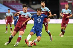 Chelsea bại trận, thắp hy vọng cho MU vào top 4