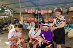 Lưu giữ nét đẹp nghề đan lát thủ công truyền thống