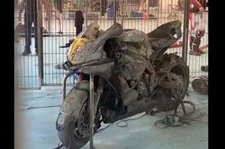 Xót của với 2 chiếc mô tô đua đắt giá bị thiêu rụi tại trường đua