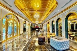 Khách sạn dát vàng nhiều nhất thế giới khai trương tại Hà Nội