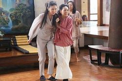 Mới đẻ đã phải dậy nấu cơm, em ức chế đổ ụp bát canh và được mẹ chồng gọi xe đưa về nhà ngoại, lời bà nói sau đó khiến em phục sát đất