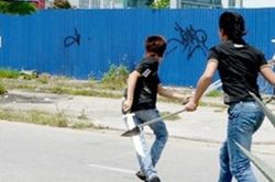 Hải Phòng: Vừa rời trụ sở, cán bộ phường bị 2 kẻ bịt mặt chém trọng thương
