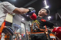 Lớp học Muay Thái ở TP.HCM giúp trẻ tránh xa điện thoại và game