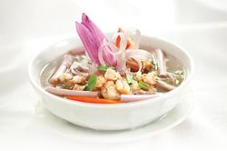 Lạ miệng món ngon từ bông súng – đặc sản dân dã đồng quê