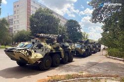 Quân đội Ukraine nhận lô thiết giáp BTR-4E mới