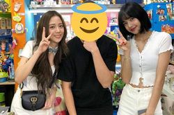 Tình cờ bắt gặp Jisoo và Lisa (BLACKPINK) đi mua sắm, fan xin chụp ảnh chung để lộ luôn nhan sắc thật của thần tượng qua camera thường