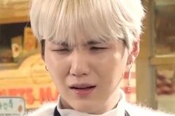 RM BTS cảm tạ ARMY đã lục lại bằng chứng về nghĩa vụ làm 'bố' của Suga