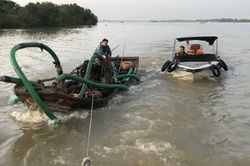 Bắt 11 thuyền khai thác cát trái phép trên sông Đồng Nai
